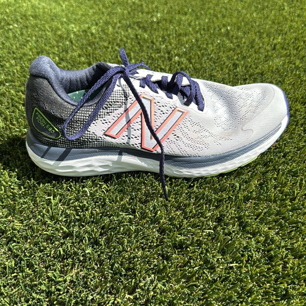 New Balance Fresh Foam 680v7 in Arctic Fox Outerspace - Picture 8 of 10